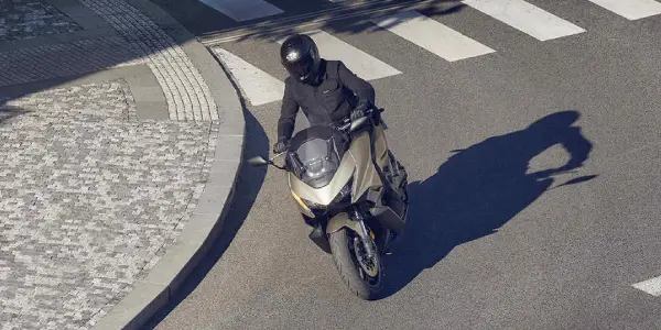 Forza 750